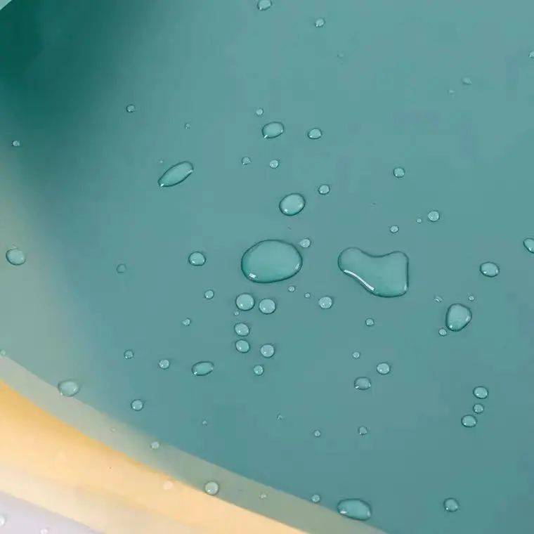 纸张柔软,半透明,具有细腻的手感,可防水,有纯色和花纹之分.