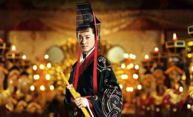 原创服文彩带利剑古代贵族佩剑风气是如何兴起的