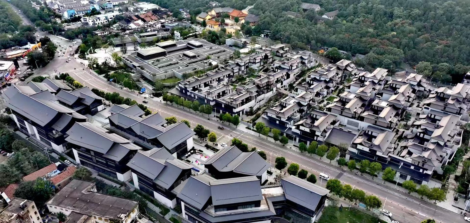 中建八局承建的江苏省徐州市云东文化街区项目开街