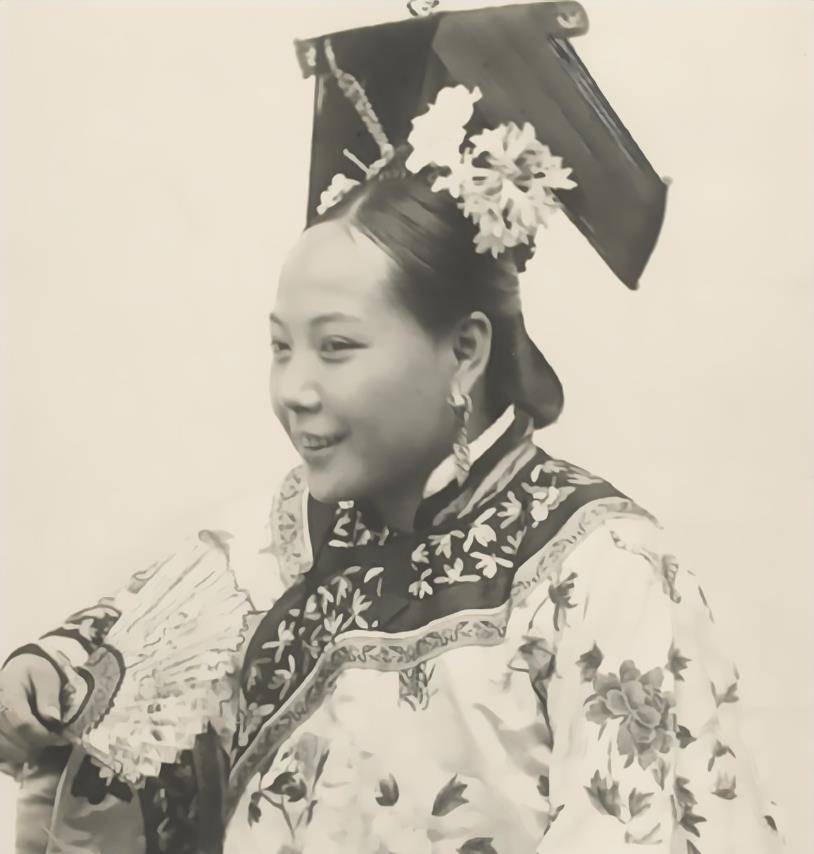 晚清旗人女子到底有多美珠圆玉润旺夫相眉清目秀身窈窕