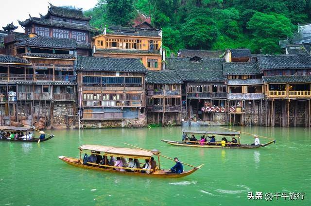 一生必游国内10大景点:凤凰古镇荣登榜首,探索千年古城的魅力
