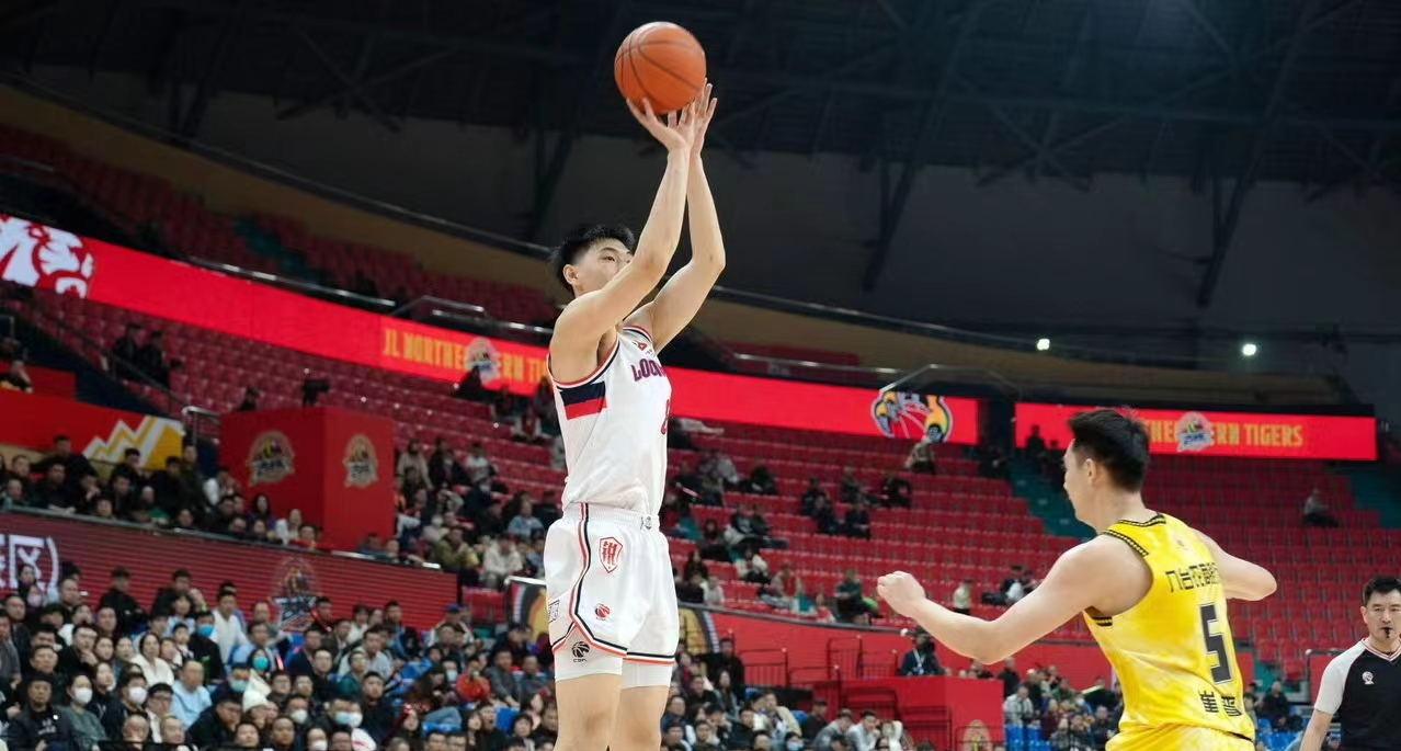 原创7人爆砍109分广州队集体暴走郭士强怒吼庆祝拒绝让出季后赛