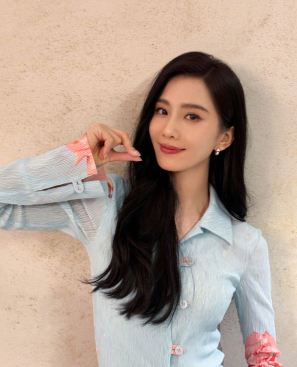 至于刘诗诗能火多久,估计没人知晓,毕竟好的演员是需要优秀作品去衬托