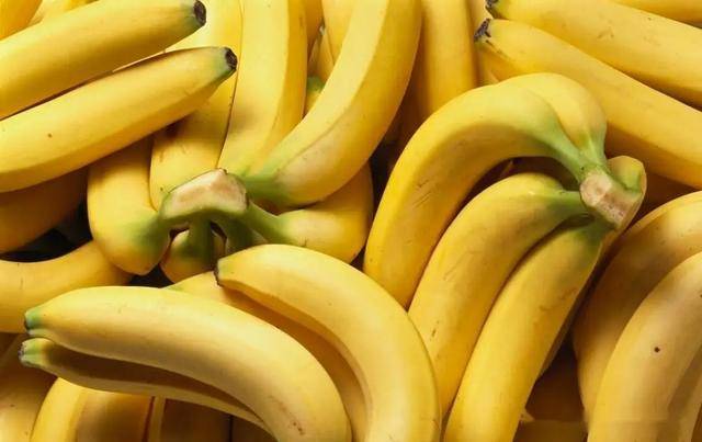 终于有一天,她听说香蕉有通便的功效,于是,病急乱