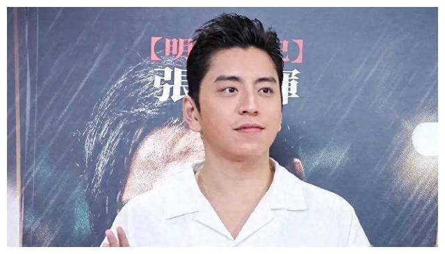 王大陆澄清结婚传闻晒戒指照引网友猜测背后真相真相揭秘