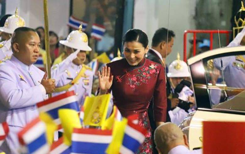 原创诗妮娜贵妃宫斗失败后对苏提达王后表示钦佩赞扬她高风亮节