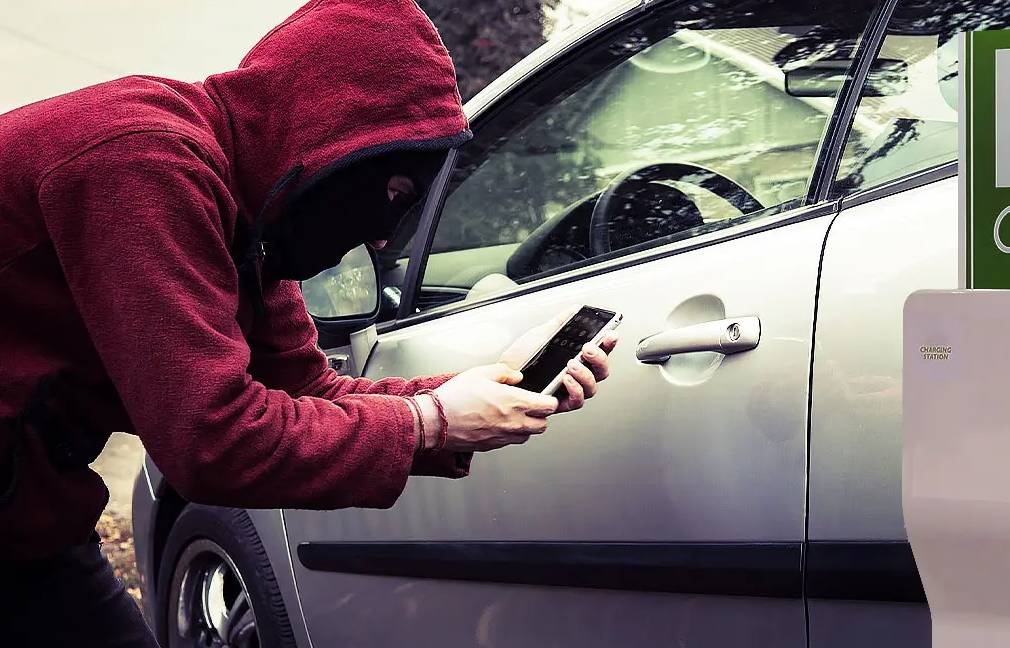 选车侦探观点:智能化时代,汽车安全不再是单纯的车架刚度,乘员保护