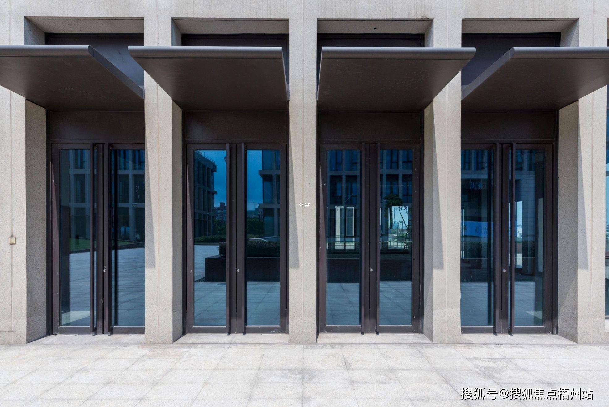 上海中成智谷联合办公租120人工位精装修交通便利可注册