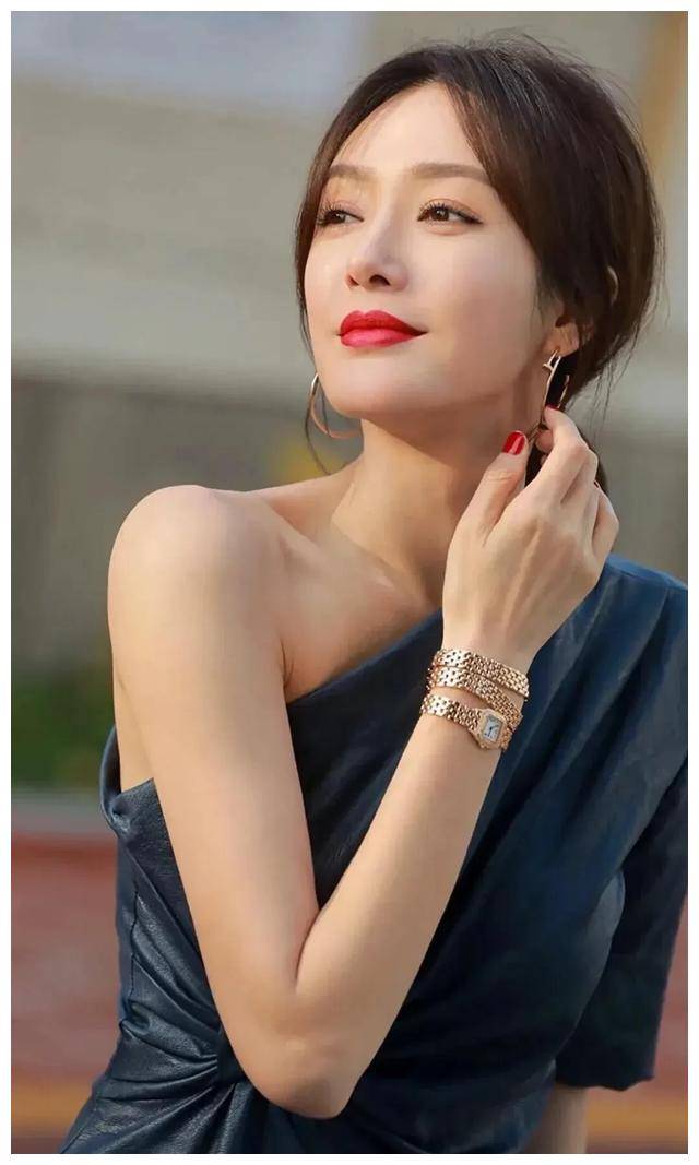 6位演员天赋超群,有者风生水起,有者因"偏门"受阻_许晴_秦岚_周迅