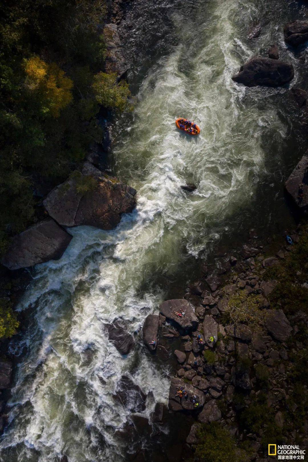 在史诗般的河流上独自远航或摘下面具和传奇一起摇滚2024全球最酷旅行