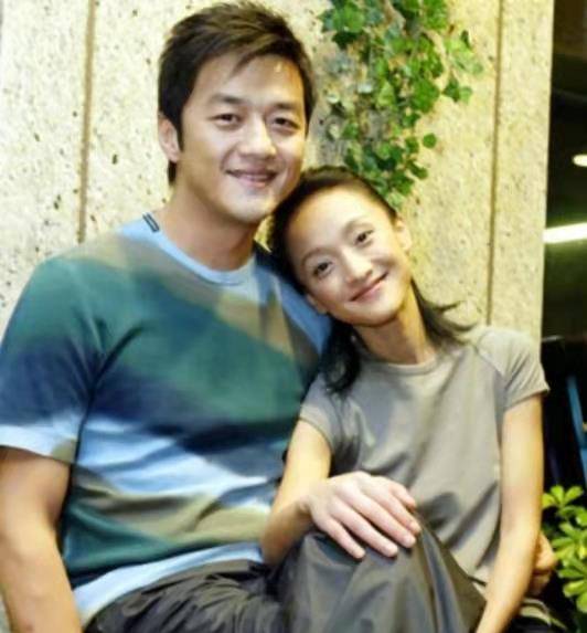 原创王菲与周迅爱得随意爱得洒脱因为他便有了关联