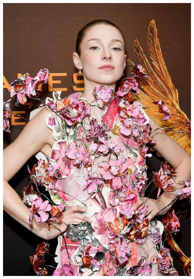 不可否认,hunterschafer不仅在银幕上有着耀眼表现,更是在现实中展现