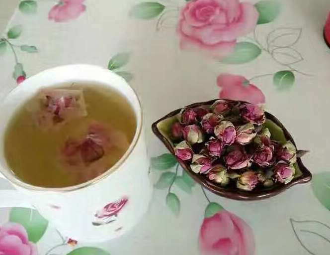 女人过了30岁,每天喝点它,不炎症不发胖,卵巢越来越滋润_玫瑰花_功效