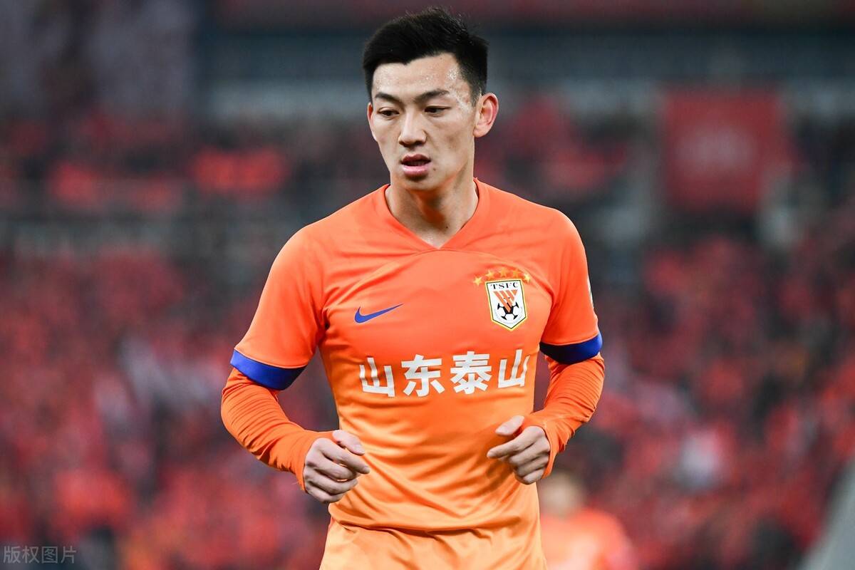 因此从离队热门逆袭为核心,征服崔康熙_童磊_泰山队_右后卫