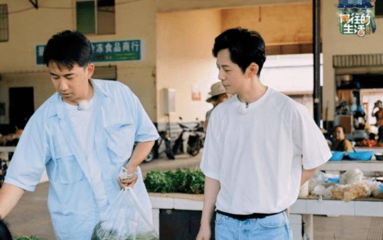 录制地点圆了黄磊的梦,嘉宾却成不定数_何炅_节目_张艺兴