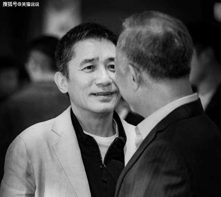 网友们都很喜欢刘嘉玲这一次的晒照,评价表示刘嘉玲照片里的梁朝伟很