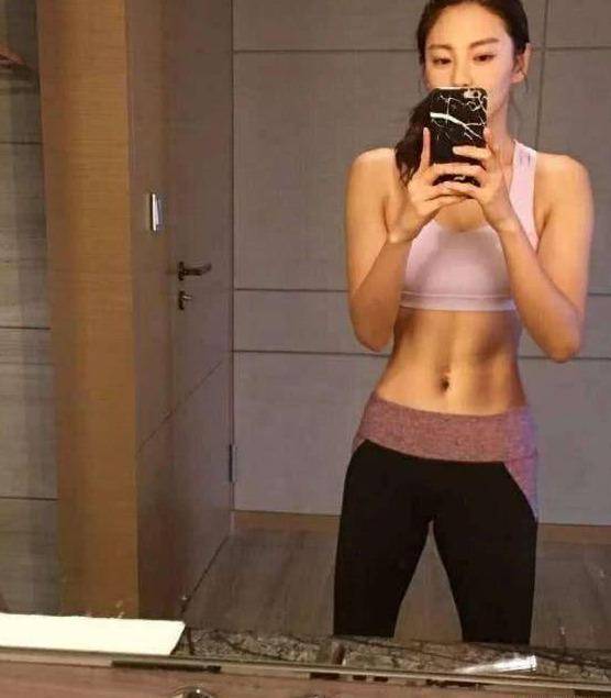 原创33岁张雨绮大秀马蜂腰魔鬼般惹火果然自律的女人最性感