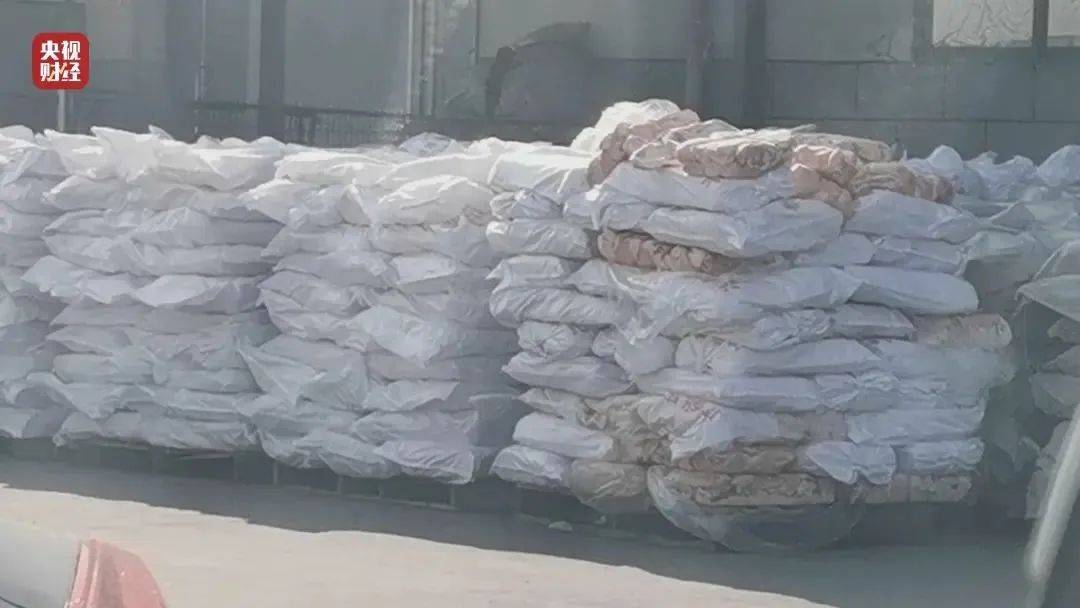 当记者问及吃这种肉是否对身体有伤害,该公司负责人斩钉截铁地说:"我