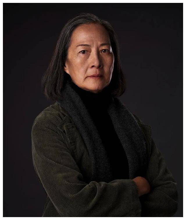 这个角色在设定上明显以汪淼为原型,由经验丰富的艾莎·冈萨雷斯出演