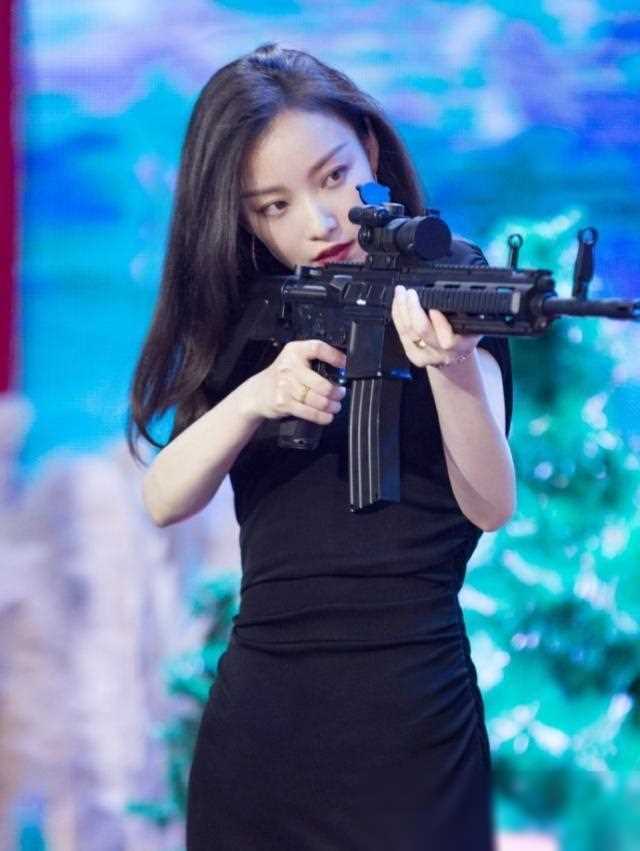 最后,让我们祝愿倪妮能够早日走出困境,重拾自我,重返舞台,继续为观众