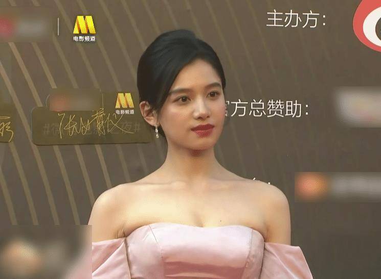 原创微博之夜小花生图刘浩存有灵气周也惊艳欧阳娜娜身材让人愣了