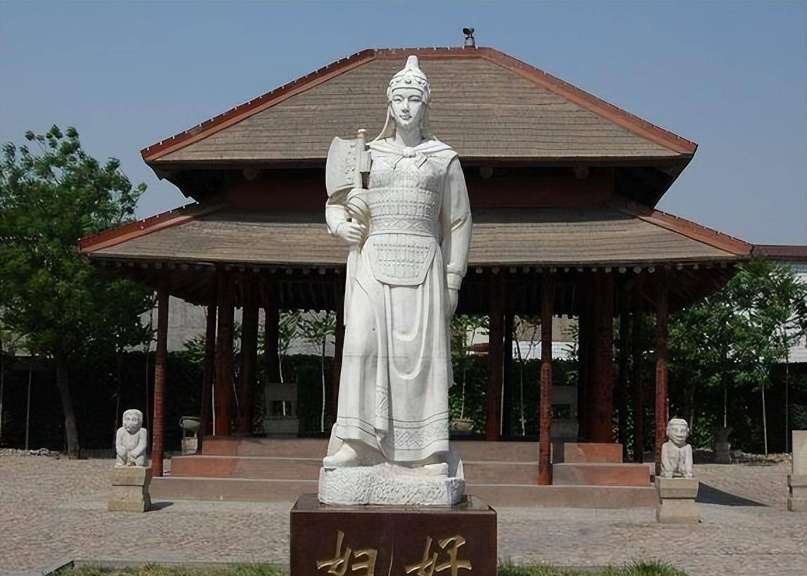 据历史记载,最早的卢戎族国家可以追溯到殷商武丁王时期.