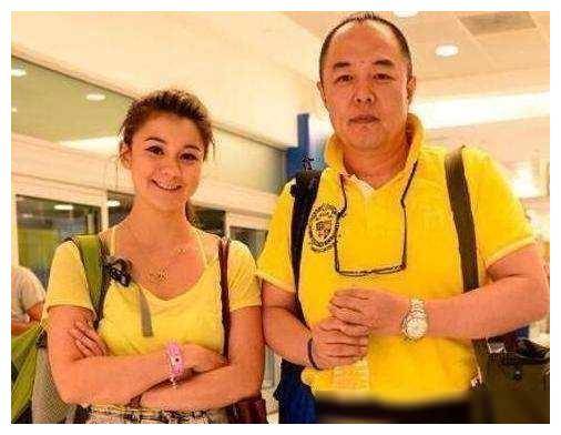 张铁林混血女儿惊艳众人,网友赞叹不已!_月亮_老铁_亲情