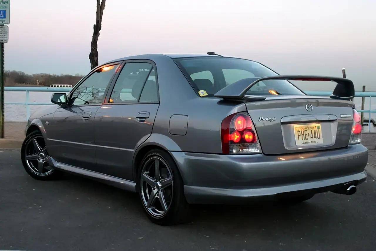 2004年,第二款作品又出来了:mazdaspeed mx-5 miata(nb).在1.