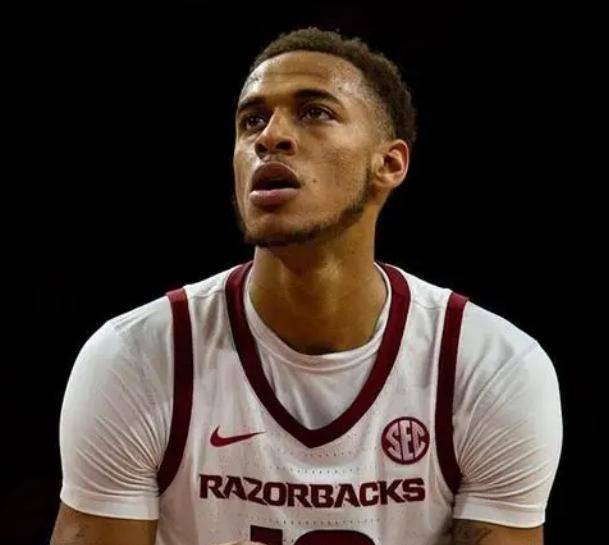 原创加福德连进33球比肩张伯伦7盖帽2抢断独行侠次轮秀打爆勇士