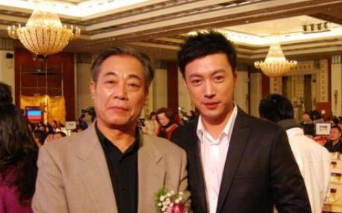 他曾是全聚德厨师,当群演被骗5千,后凭借《潜伏》翻身_曹炳琨_角色