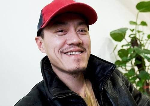 雪村北大高材生因活雷锋爆红二婚娶娇妻后靠商演为生