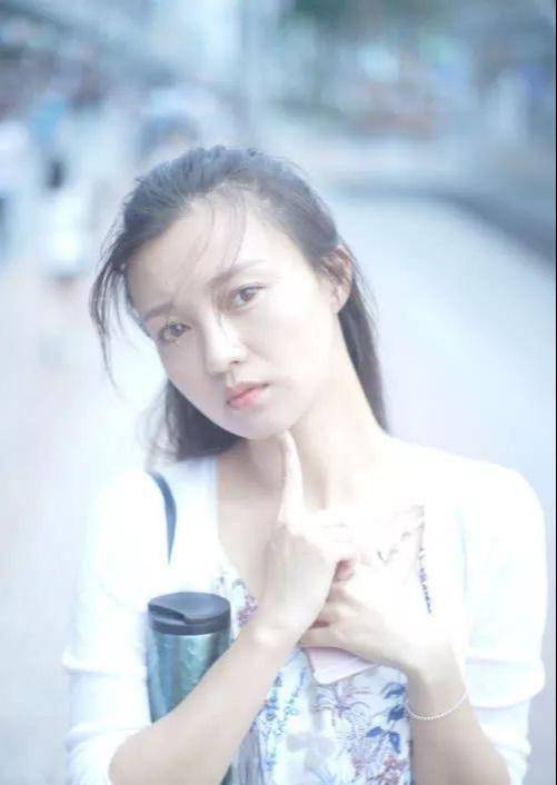 人人都想娶的女明星,出道20年零绯闻,今46岁顶着30岁的脸_傅晶_不知道