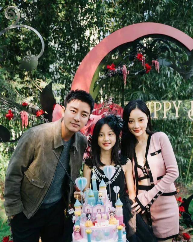 贾乃亮与李小璐关系破冰女儿甜馨起关键作用网友劝赶紧复婚