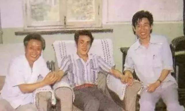 "对于这样的建议,张宝胜连连否决,说道:"我乃天选之子,凡夫俗子是不能