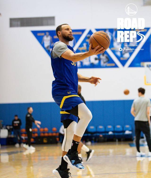 原创库里参加勇士训练确认明日比赛出战可能性