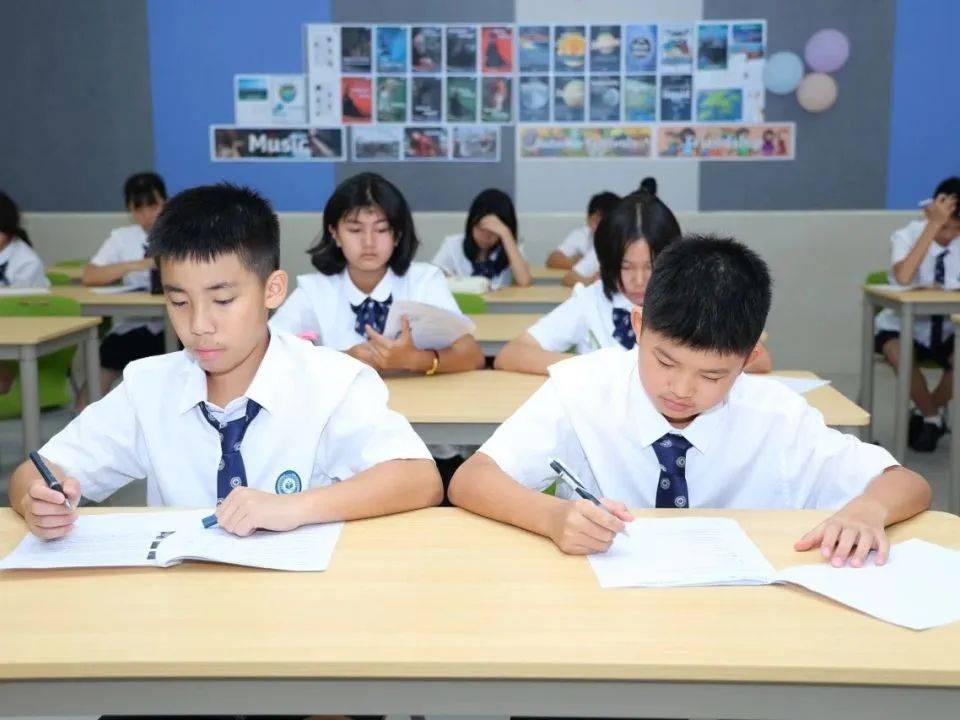 佛山asj这群花匠在春天播下种子等待花开