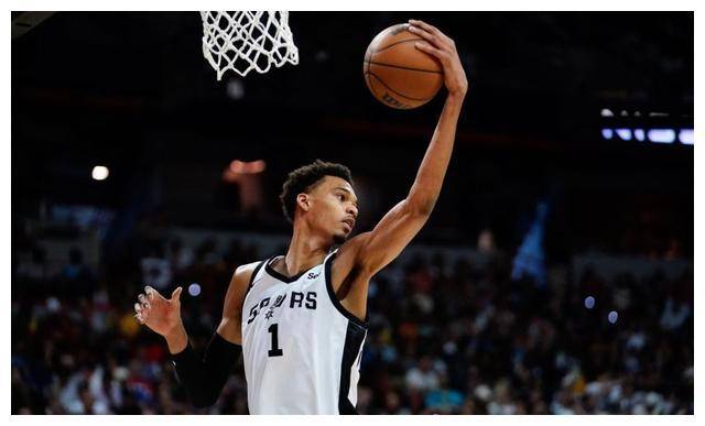 美国媒体评定球季中锋实力等级波神申京浓眉竞争激烈