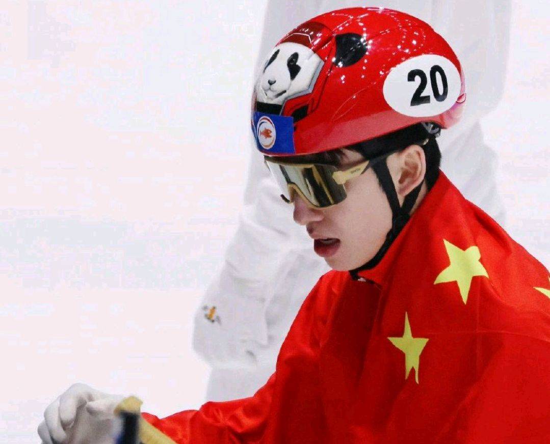 原创夺冠后披中国国旗庆祝林孝埈实现大满贯韩国归化爱国心满满