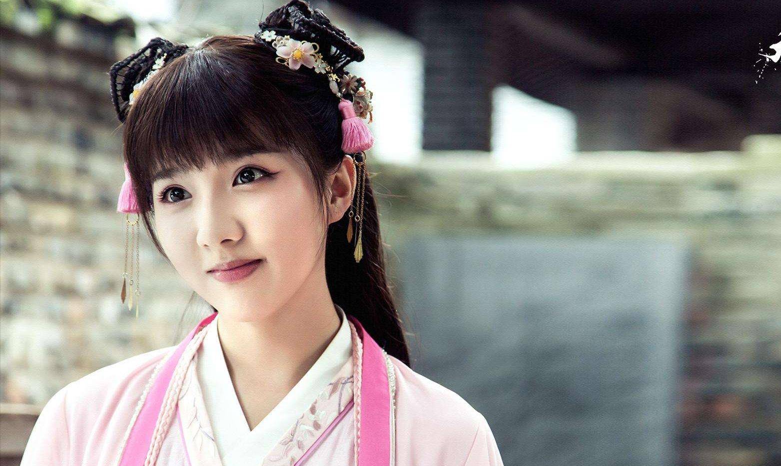 原创才女出上联洞中泉水流不尽三人费心思作答谁能抱得美人归