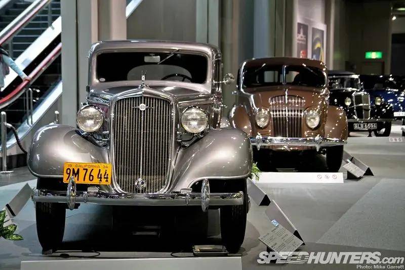 收藏品中包括一辆1939年的帕卡德十二,它曾经是罗斯福总统的一辆汽车