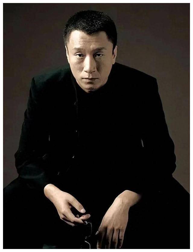 孙红雷53岁带老婆游韩国体态引关注旅游路线备受争议