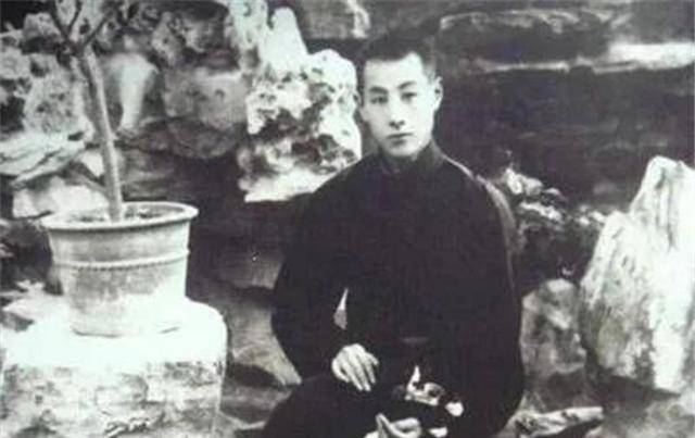 原创袁克文去世时遗产仅剩20块无钱办丧葬礼场面却比父亲的还大