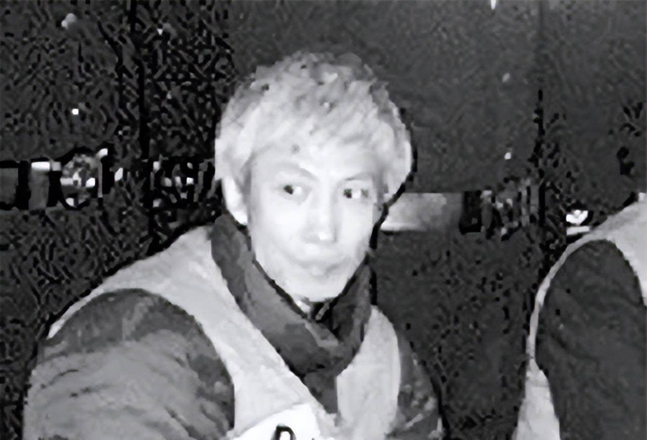 原创2003年刘涌被执行死刑前让亲人在脚镣处塞进一元钱有何深意