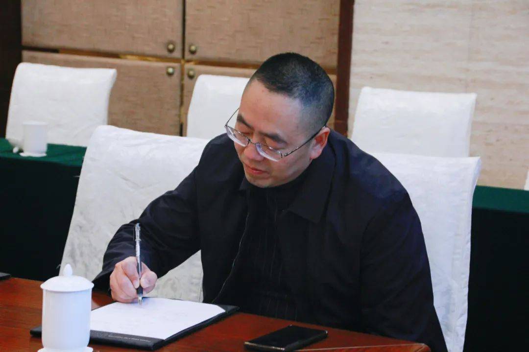 区旅发集团副总经理缪传蛟,新华酒店集团董事长金奇等一行人共同出席