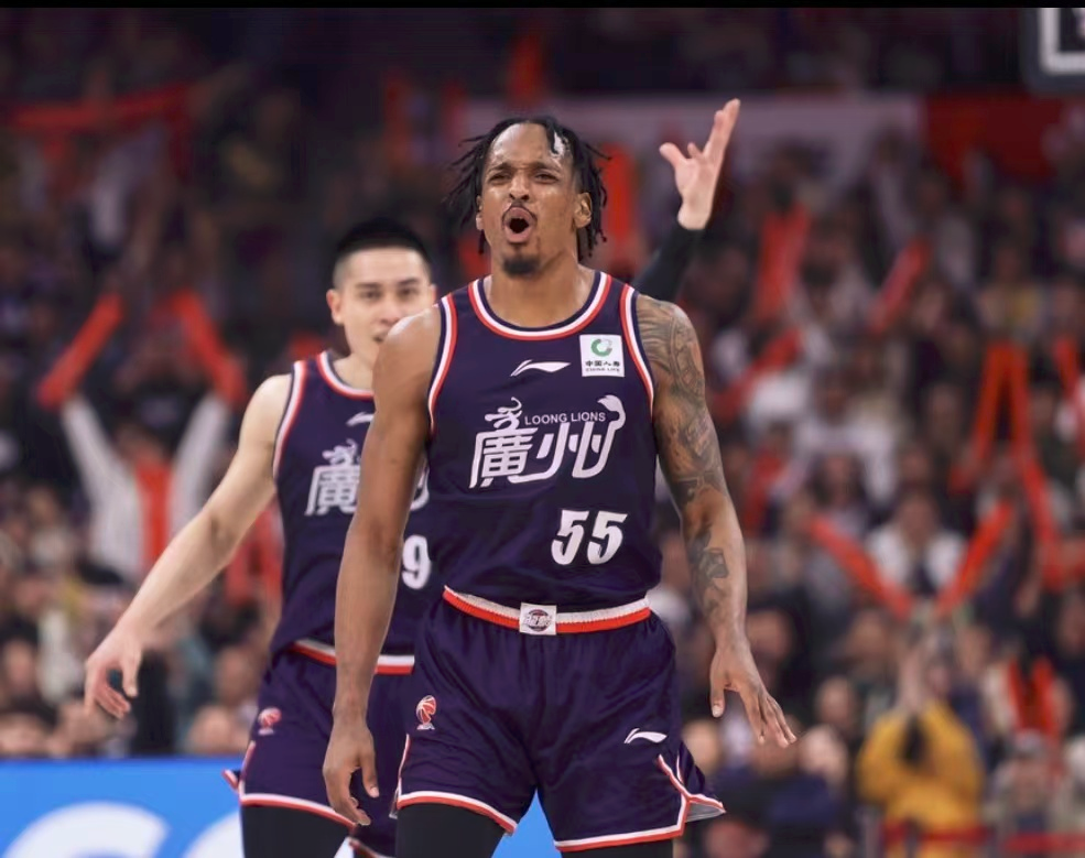 家得分王,轰29分掀翻冠军大热,球迷:首钢被骗了_巴里布朗_广州_季后赛
