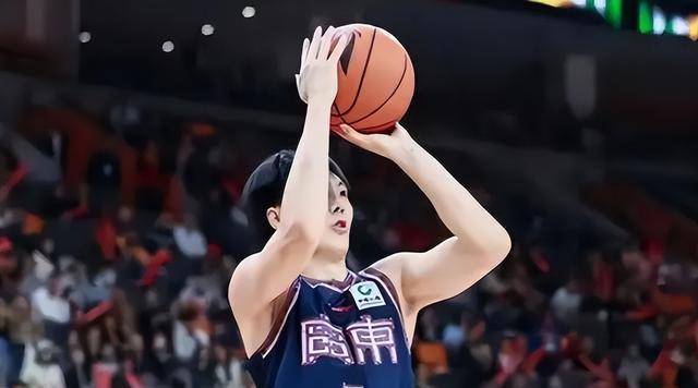 原创粤川大战胡明轩爆发徐杰20贝尔首秀徐昕被重用杜锋冲5连胜