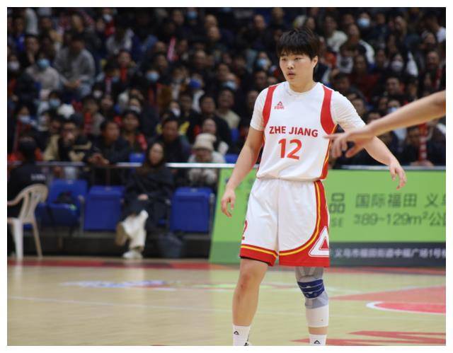 在数据统计上,王佳琦的表现不逊色于王思雨和李缘.