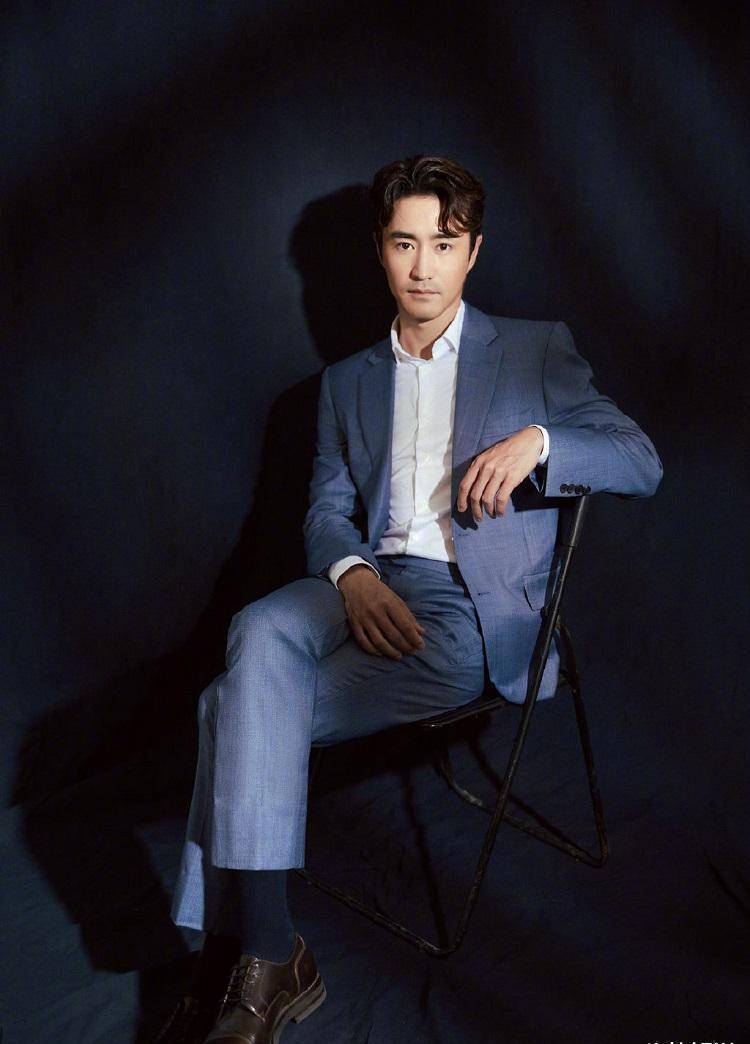 杨立新杨玏父子写真,长相像复制粘贴,这是什么神仙父亲小棉袄?