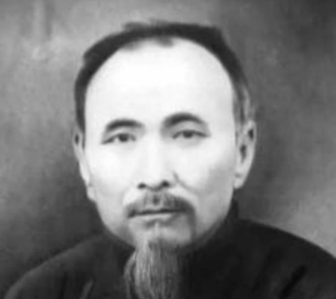 原创武学大师杜心五晚年接受挑战请帖双腿一合对方便放弃挑战