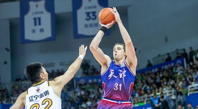虽然天津队外援表现不俗,赵继伟关键时刻的致胜三分为辽宁队锁定胜局